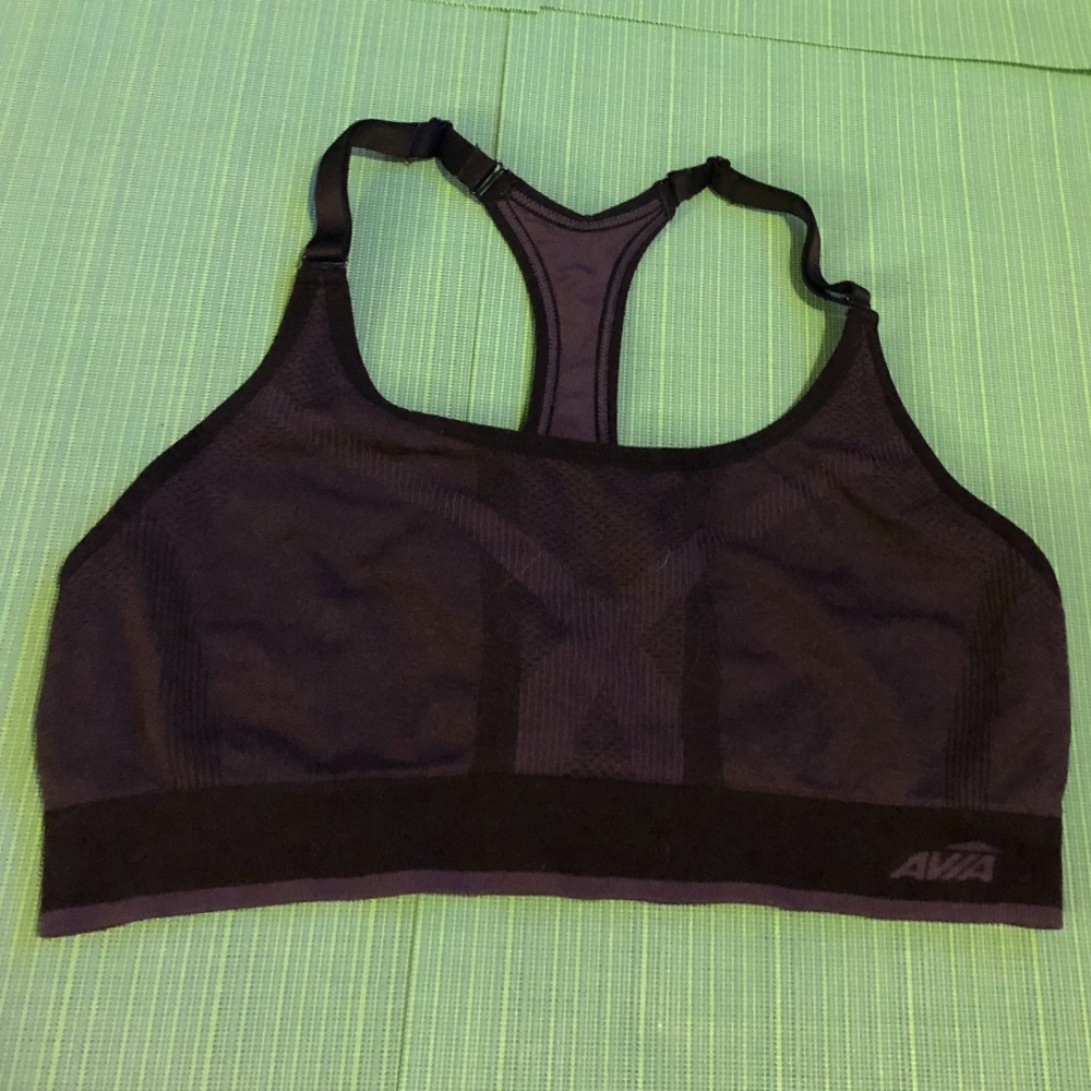 Women’s black/grey Avia sports bra